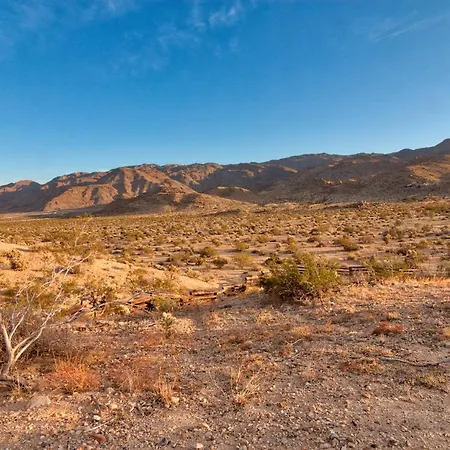 Chuck'S Cabin In A Joshua Tree Community Twentynine Palms Exterior photo
