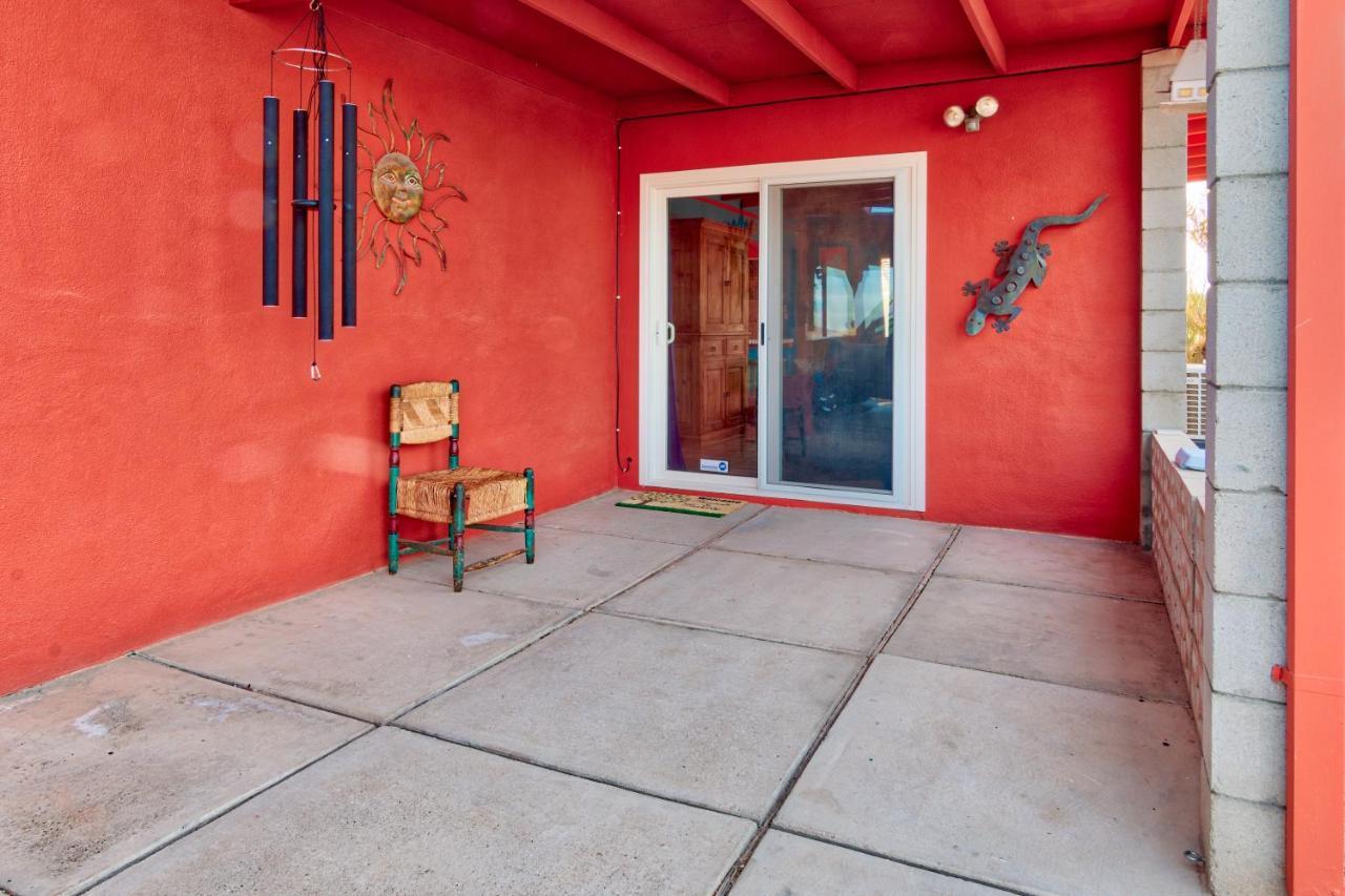 Holiday home Chuck's In A Joshua Tree Community